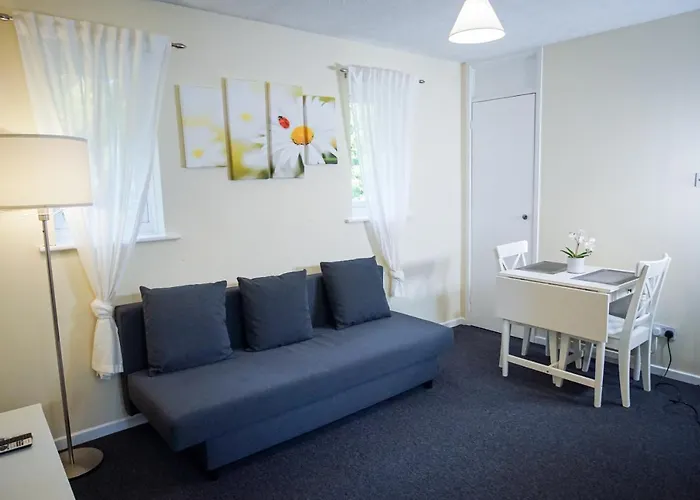 Central Studio In Quiet Area In Newbury, Self Check-In