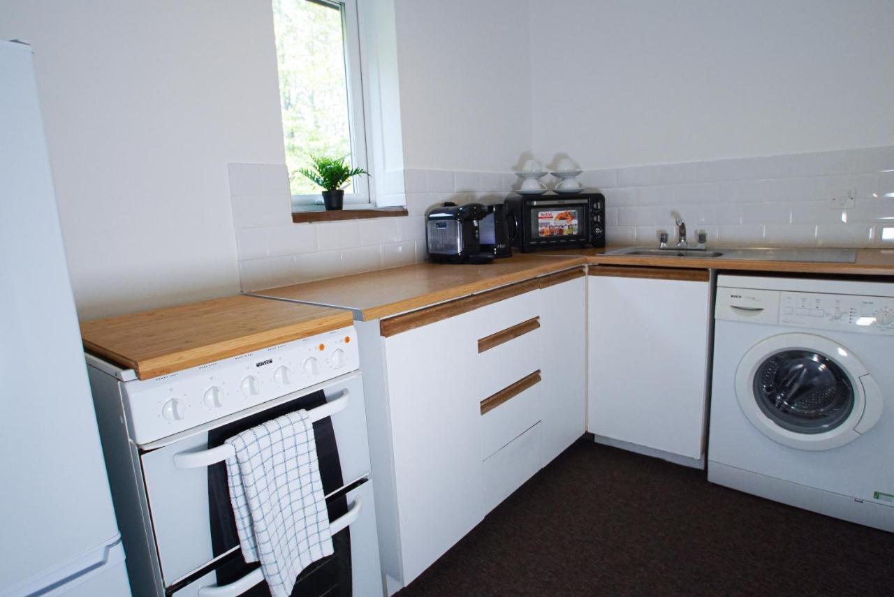In Quiet Area In Newbury, Self Check-in Apartment